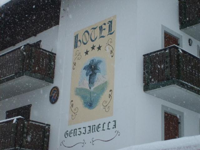 Hotel Genzianella Presenaio Exterior photo