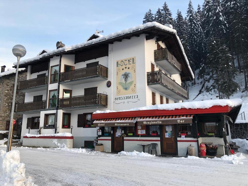 Hotel Genzianella Presenaio Exterior photo